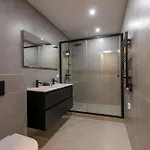 Spacious Blijdorp With3 Double Beds Apartment *