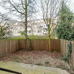 Spacious Blijdorp With3 Double Beds Apartment