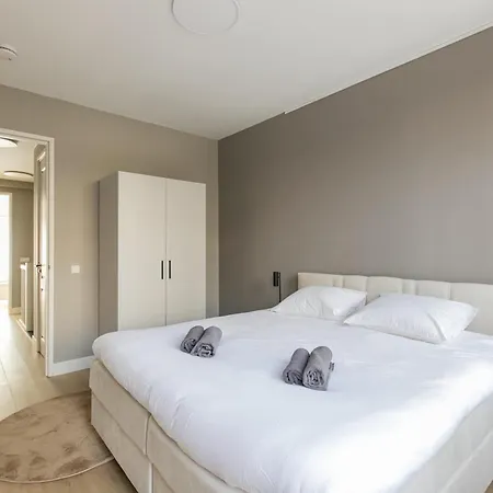 Spacious Blijdorp With3 Double Beds 아파트