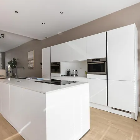 Spacious Blijdorp With3 Double Beds