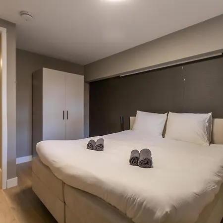 Spacious Blijdorp With3 Double Beds Apartment *