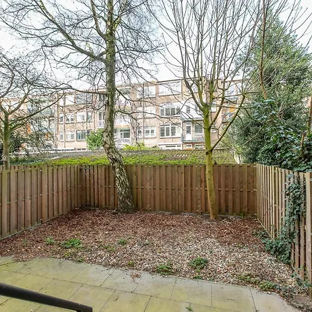 Spacious Blijdorp With3 Double Beds Appartamento