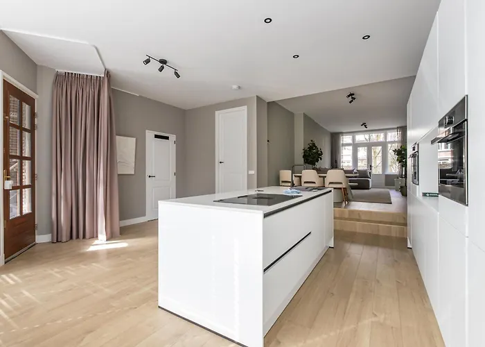 Spacious Blijdorp With3 Double Beds