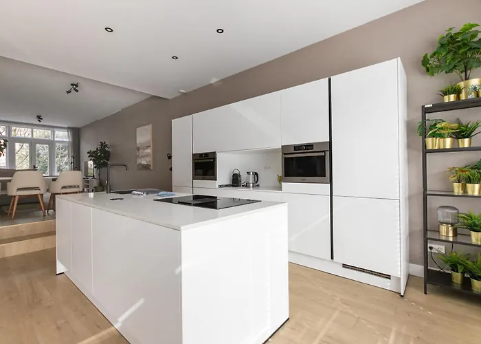 Spacious Blijdorp With3 Double Beds