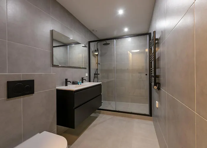 Spacious Blijdorp With3 Double Beds Appartamento *