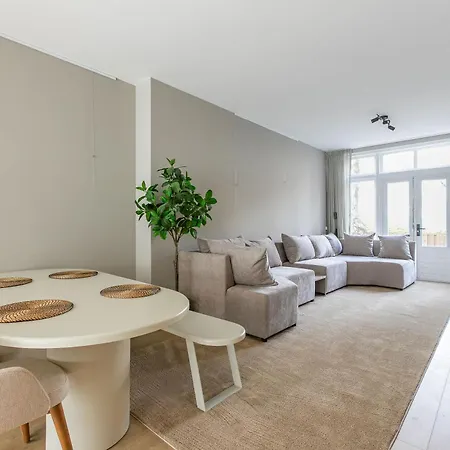 Spacious Blijdorp With3 Double Beds *