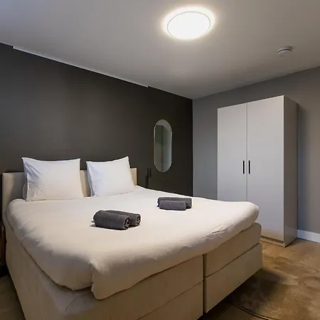 Appartement Spacious Blijdorp With3 Double Beds