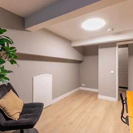 Appartement Spacious Blijdorp With3 Double Beds Rotterdam