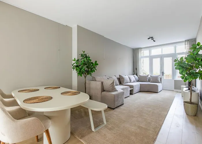 Spacious Blijdorp With3 Double Beds *