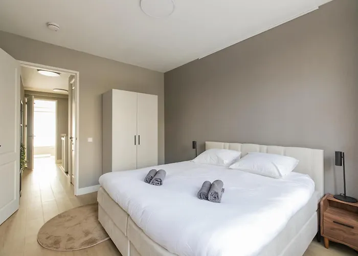 Spacious Blijdorp With3 Double Beds Daire