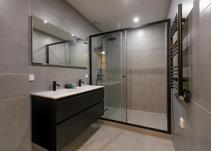 Daire Spacious Blijdorp With3 Double Beds