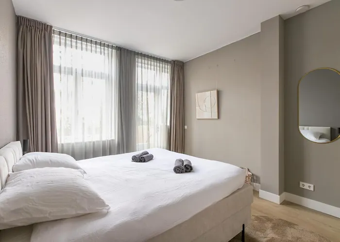 Spacious Blijdorp With3 Double Beds Daire *