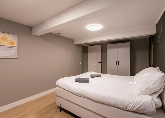 Spacious Blijdorp With3 Double Beds Daire Rotterdam