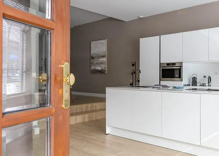 Appartement Spacious Blijdorp With3 Double Beds Rotterdam